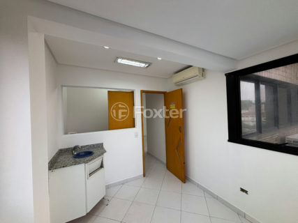 Image 37 - 1033939