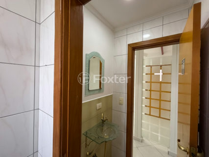 Image 9 - 1033939
