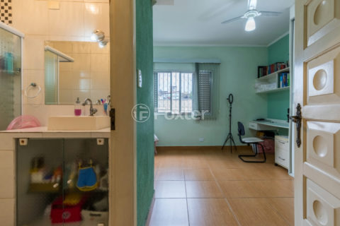 Image 50 - 1033945