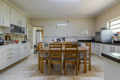 Image 37 - 1033945