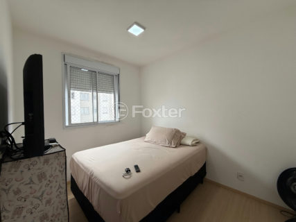 Image 12 - 1033956