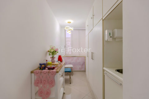 Image 4 - 1033959