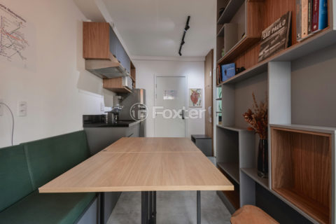 Image 4 - 1033963