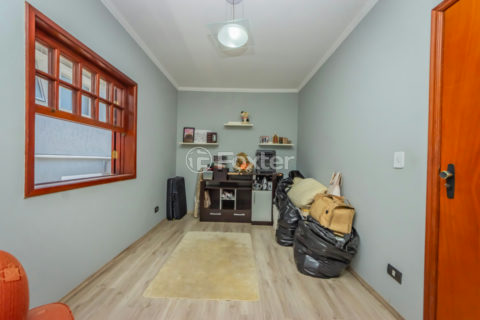 Image 34 - 1033971