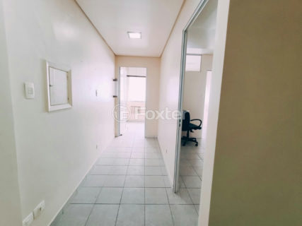 Image 3 - 1033974