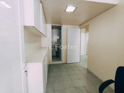 Image 8 - 1033974