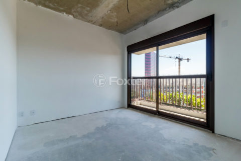 Image 34 - 1033976