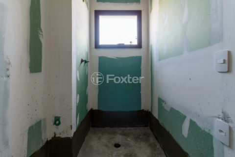 Image 42 - 1033976