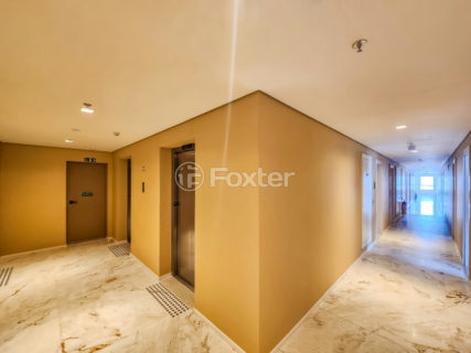 Image 7 - 1033977