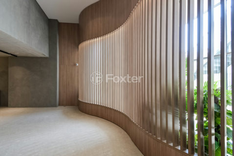 Image 22 - 1033982