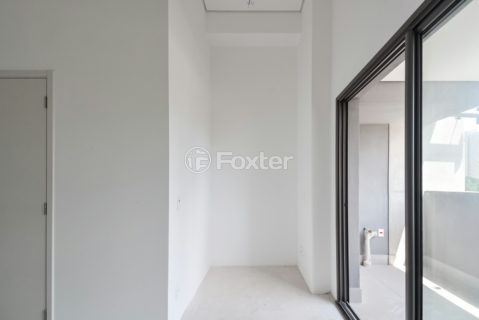 Image 2 - 1033982