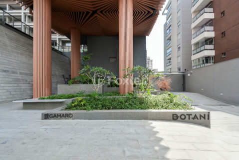 Image 33 - 1033982