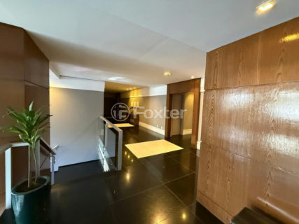 Image 30 - 1033983