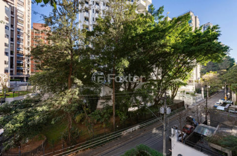Image 2 - 1033985