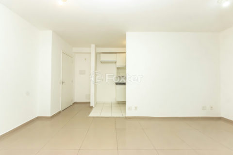 Image 8 - 1033990