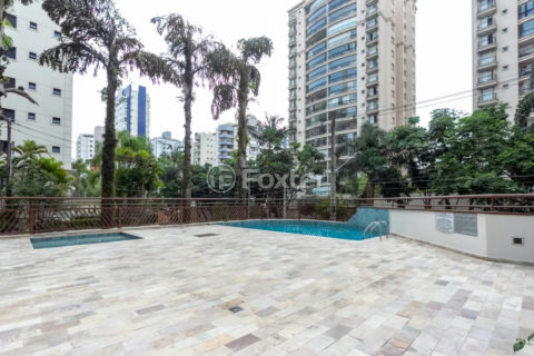 Image 27 - 1033992