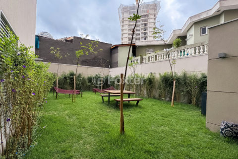 Image 33 - 1034002