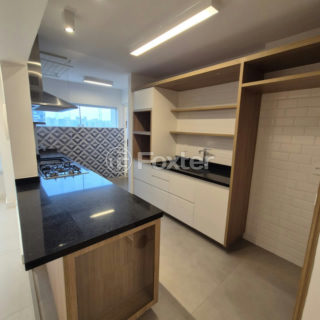 Image 15 - 1034021