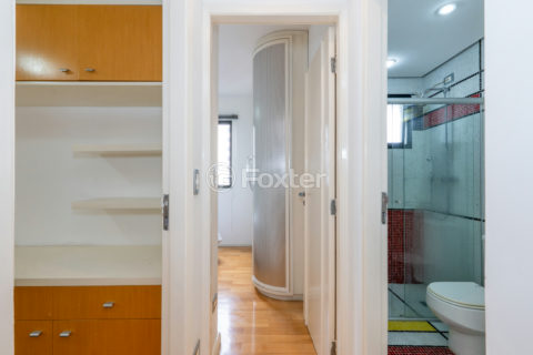 Image 21 - 1034039