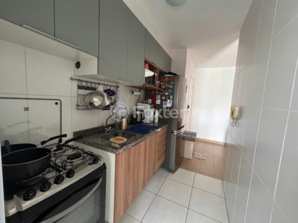 Image 17 - 1034043