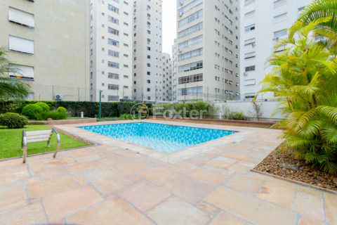 Image 32 - 1034047