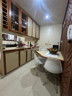 Image 10 - 1034051