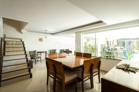 Image 43 - 1034057