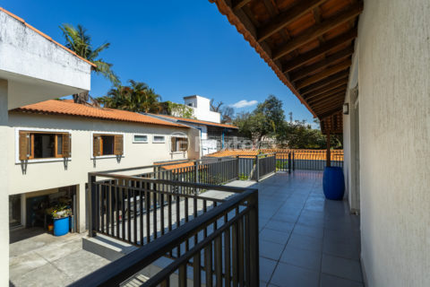 Image 37 - 1034057