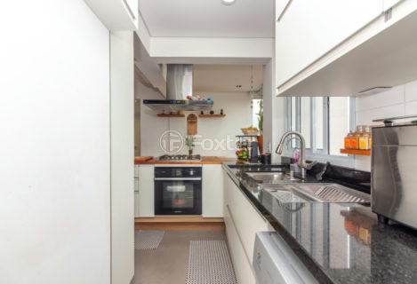 Image 6 - 1034074