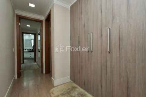Image 23 - 1034103