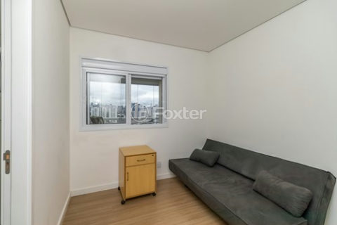 Image 33 - 1034132