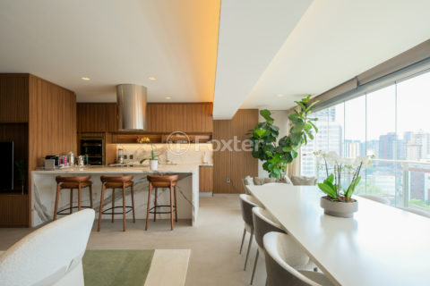 Image 17 - 1034155