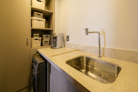 Image 33 - 1034155