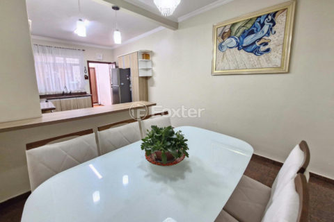 Image 32 - 1034203