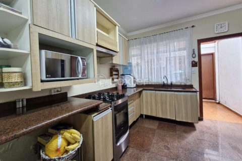 Image 37 - 1034203