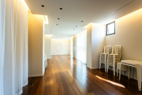 Image 37 - 1034213
