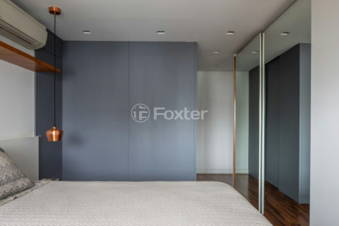 Image 42 - 1034225