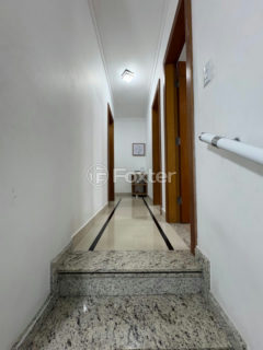 Image 17 - 1034249