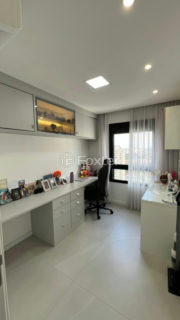 Image 9 - 1034285