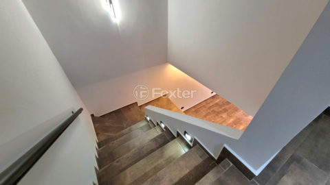 Image 37 - 1034300