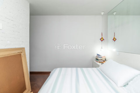 Image 32 - 1034303