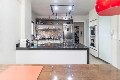 Image 40 - 1034303