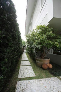 Image 42 - 1034318