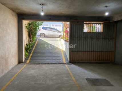 Image 44 - 1034324