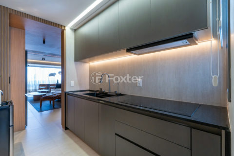 Image 10 - 1034326
