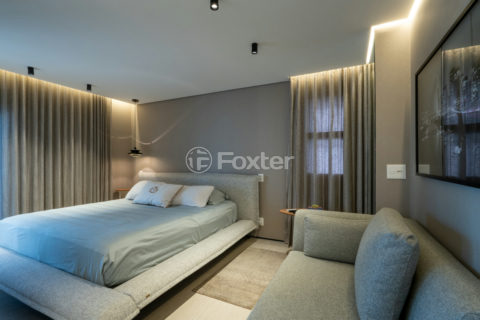 Image 30 - 1034326