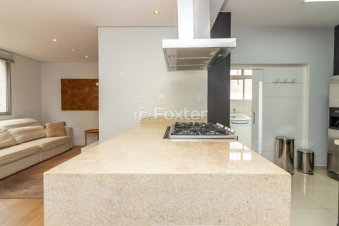 Image 7 - 1034346