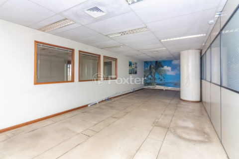 Image 17 - 1034360