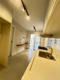 Image 10 - 1034363