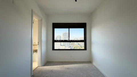 Image 22 - 1034386